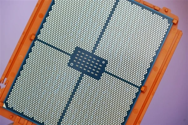 最強(qiáng)桌面CPU！AMD銳龍線程撕裂者9970X/9980X圖賞